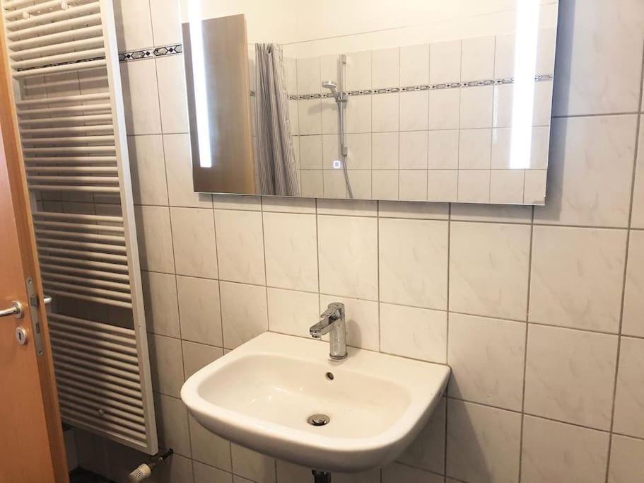 Apartment In Innenstadt บีเลอเฟล์ด ภายนอก รูปภาพ